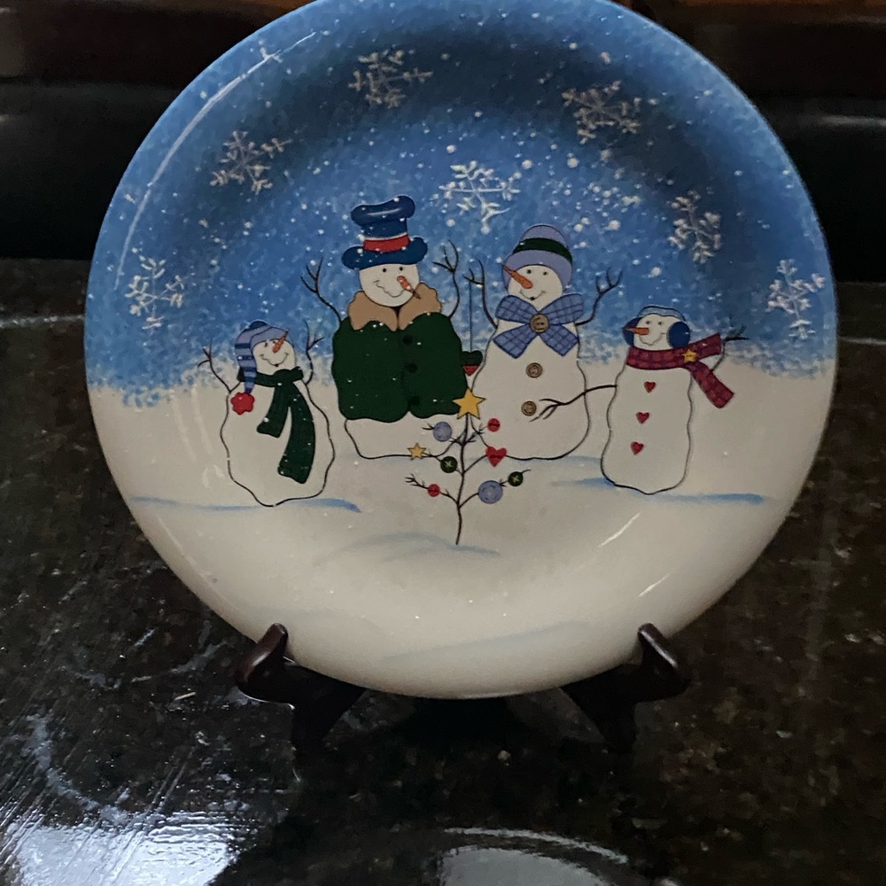 Button up by Saint Nicholas Square dinner plate